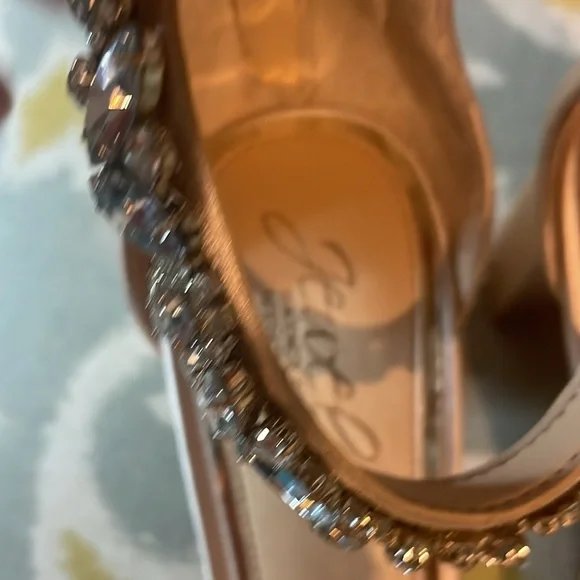 Jewel by bagley Mischka beige statin dress sandals - Picture 3 of 7